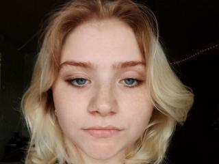 MelVyna - Live porn &amp; sex cam - 21001002