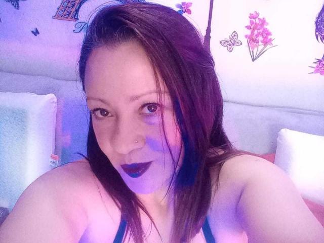 CharloteEzra - Live sex cam - 21006750