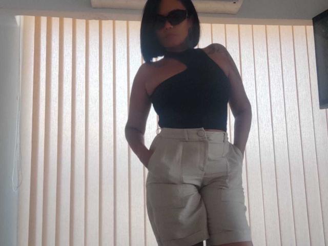 ExoticLyla - פורנו בשידור חי ומצלמת סקס - 21011638