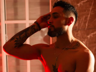 MassimoVicenzzo - Live porn &amp; sex cam - 21017566