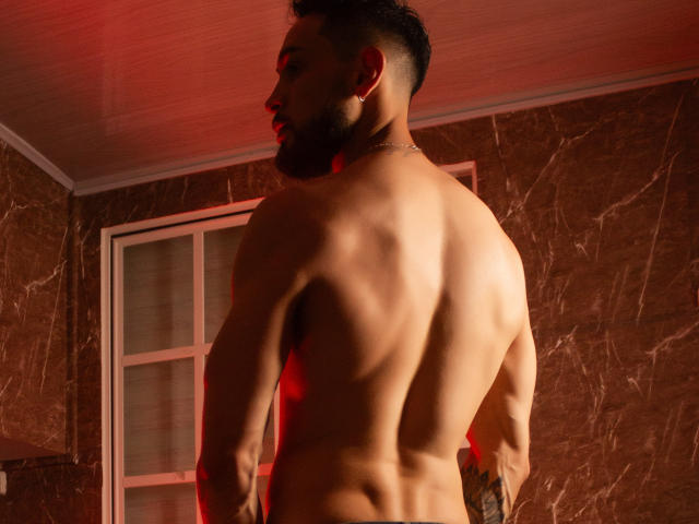 MassimoVicenzzo - Live porn &amp; sex cam - 21017574