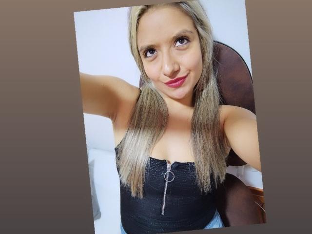 ValeriaHunter69 - Live porn &amp; sex cam - 21024086