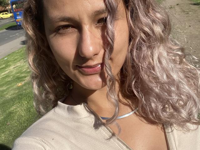 FloraSaenz - сексуальная веб-камера в реальном времени - 21025198