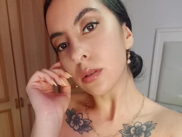SarahLuna - Live Sex Cam - 21029374