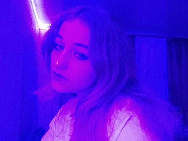 AlexandraKrug - Live porn &amp; sex cam - 21031546