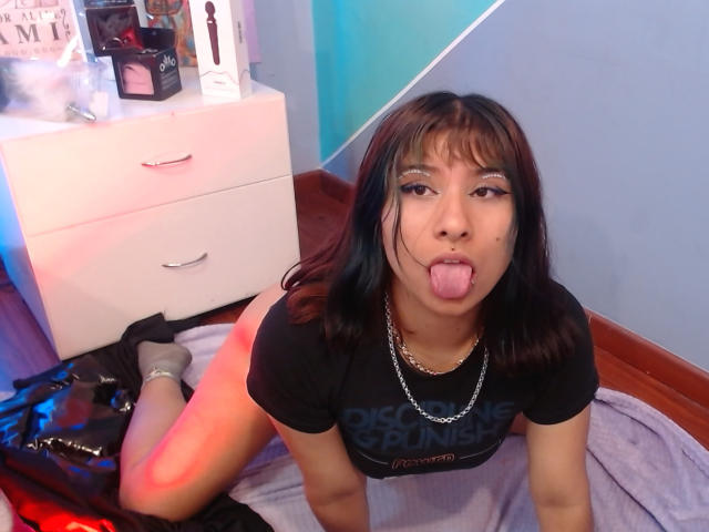 NamiMyres - Live sexe cam - 21042202