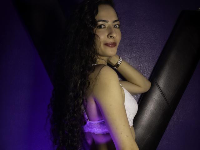 DaniiLove - Live porn &amp; sex cam - 21045070