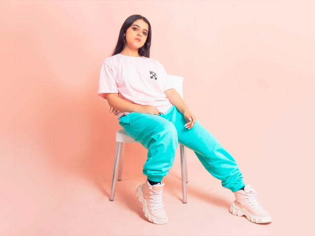 AriannaAndFrank - Camera khiêu dâm &amp; quyến rũ trực tiếp - 21045746