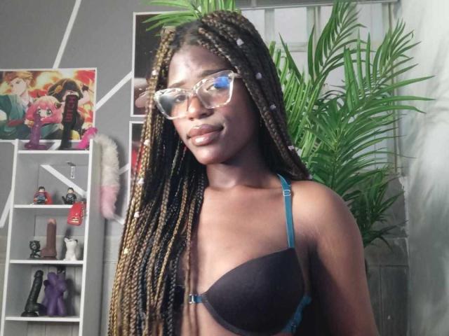 NailahMoreau - Sexe cam en vivo - 21048018