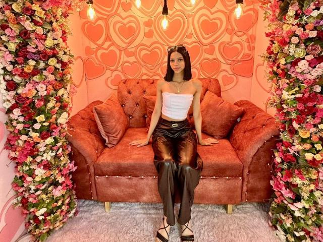 LiaBlom - Live porn &amp; sex cam - 21060698