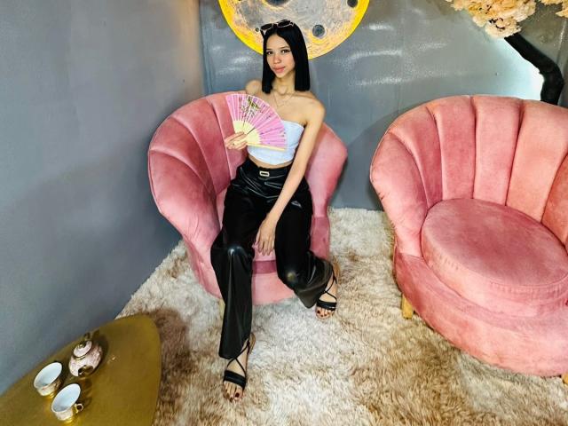 LiaBlom - Live porn &amp; sex cam - 21060778