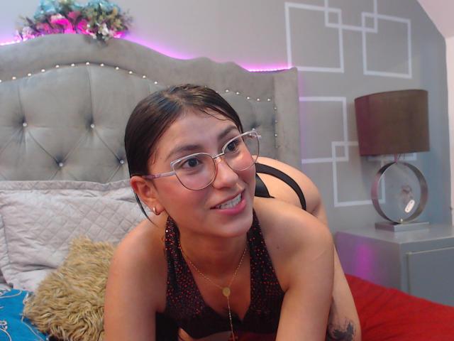 EmaHenderson - Live porn &amp; sex cam - 21061334