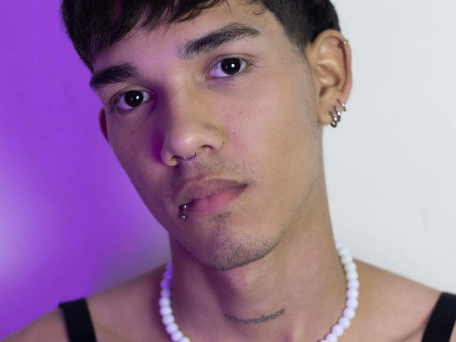 PollitoRosa - Camera khiêu dâm &amp; quyến rũ trực tiếp - 21063854