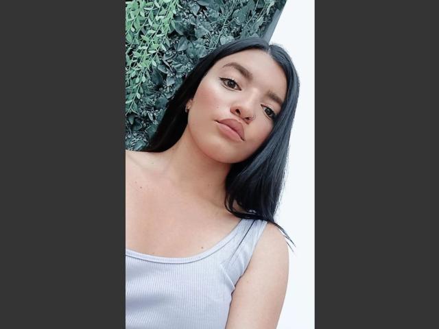 MiahSantos - Live sex cam - 21064558