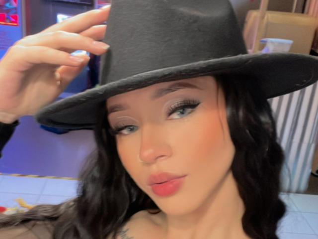 KloeThompson - Live porn &amp; sex cam - 21070254