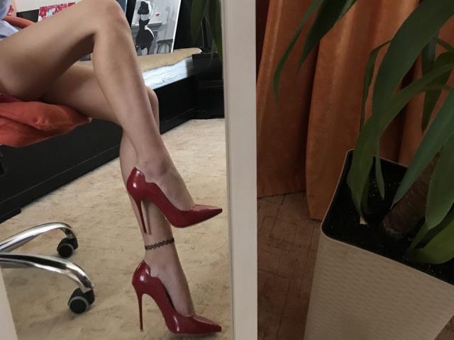 Julaiya - Live porn &amp; sex cam - 21075162