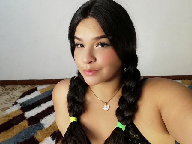 AntonelaPark - Live porn &amp; sex cam - 21075526