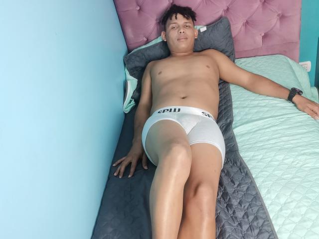 MathiasLacotir - Live porn &amp; sex cam - 21076458