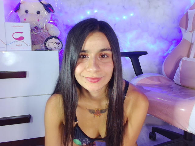 AmberHoks - Live Sex Cam - 21077034