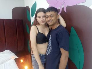 AhHottCouple - Live porn &amp; sex cam - 21079030