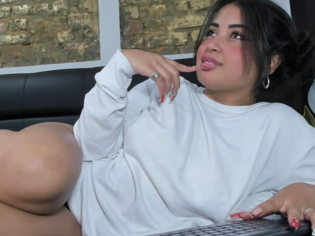 ZoeyGilmore - Live porn &amp; sex cam - 21083882