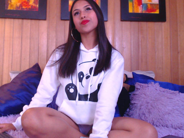 MyaaTyler - פורנו בשידור חי ומצלמת סקס - 21090070