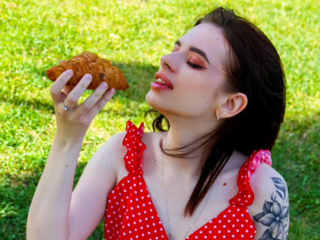 AdeleClifford - Live porn &amp; sex cam - 21090914