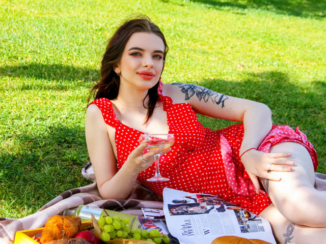 AdeleClifford - Live porn &amp; sex cam - 21090946