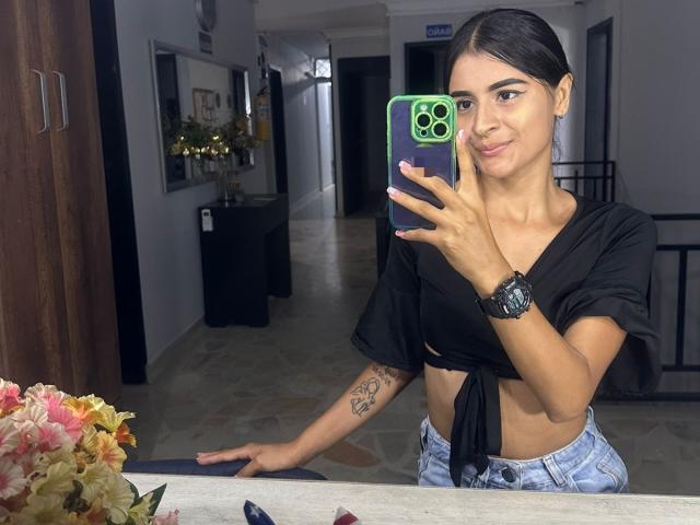 MichelleBenett - Live porn &amp; sex cam - 21093838