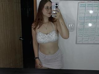 LauraCutee - Live porn &amp; sex cam - 21096542