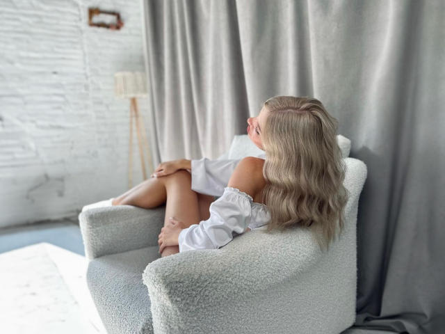 LilliannCute - Live porn &amp; sex cam - 21098158