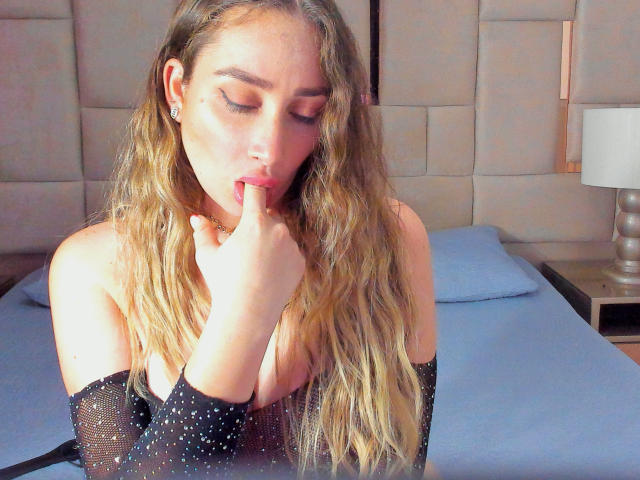 ArianaLu - сексуальная веб-камера в реальном времени - 21098962