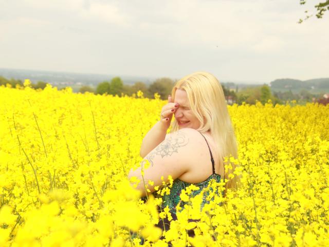 Curvy-Lucy-hot - Live Sex Cam - 21102394