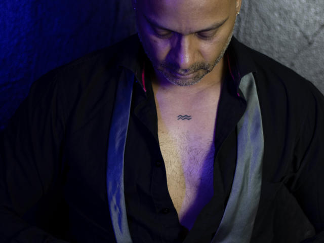 Dissell69 - Camera khiêu dâm &amp; quyến rũ trực tiếp - 21102702