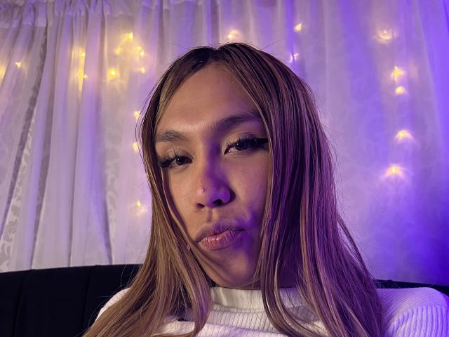 GeraldineSuaan - Live porn &amp; sex cam - 21103078