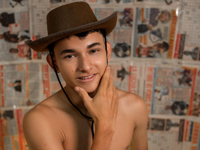 LiamHottestToy - сексуальная веб-камера в реальном времени - 21105734