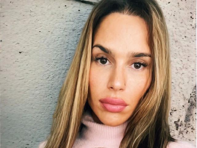 SarahmillionTS-hot - Live porn &amp; sex cam - 21106410