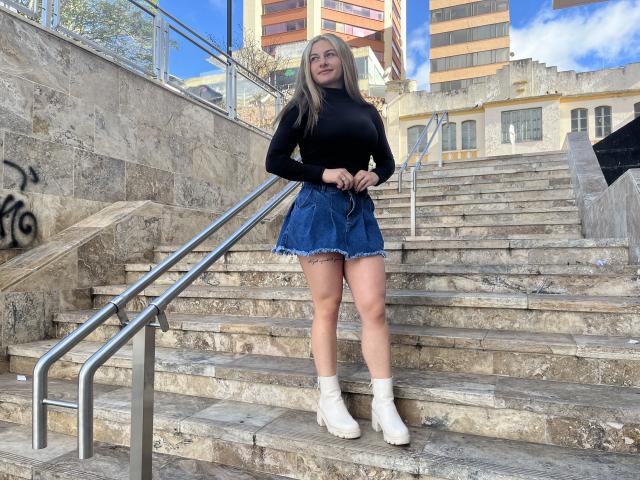 AtheneaRossi - Live porn &amp; sex cam - 21113046