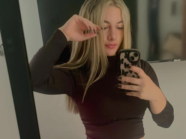 AtheneaRossi - Live porn &amp; sex cam - 21113062