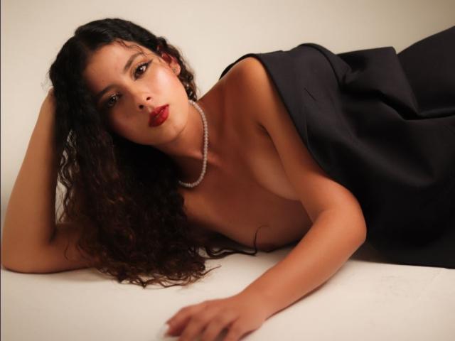 ElenaSantini - ライブポルノ&amp;セックスカム - 21118854