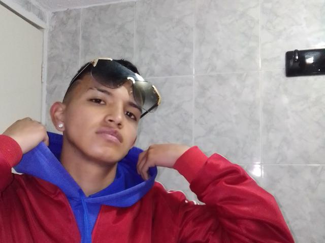 DominikHotX - Live sexe cam - 21120634