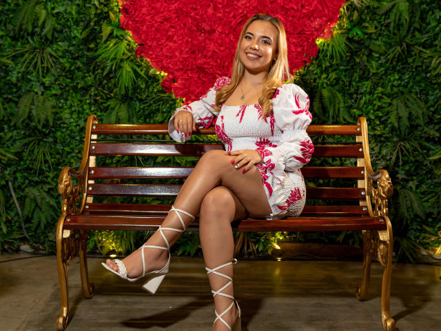 ZoeTobon - Live porno og sexkamera - 21122278