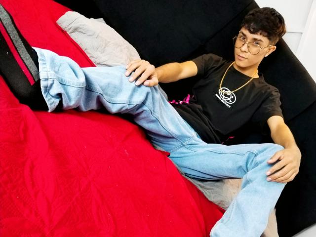 Maxex - сексуальная веб-камера в реальном времени - 21122422