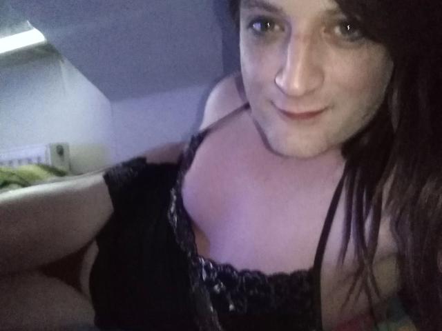 ZackaSissy20-hot - Live sex cam - 21123682