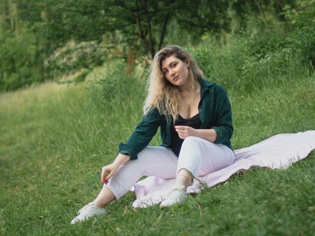 SofiaLux - Live porn &amp; sex cam - 21125738