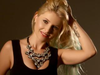 CharlizeDee - Live porn &amp; sex cam - 21126750