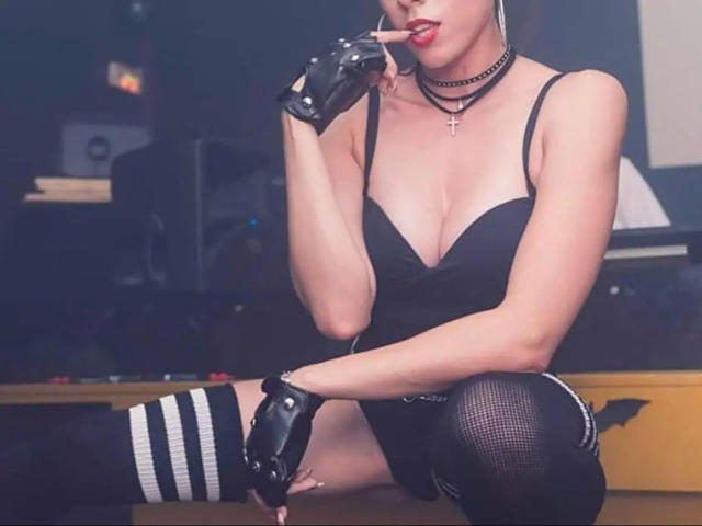 CharlotteM-hot - Live porn &amp; sex cam - 21127910