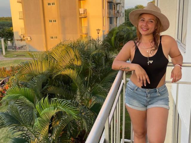 DaiyanCollins - Live porn &amp; sex cam - 21137734