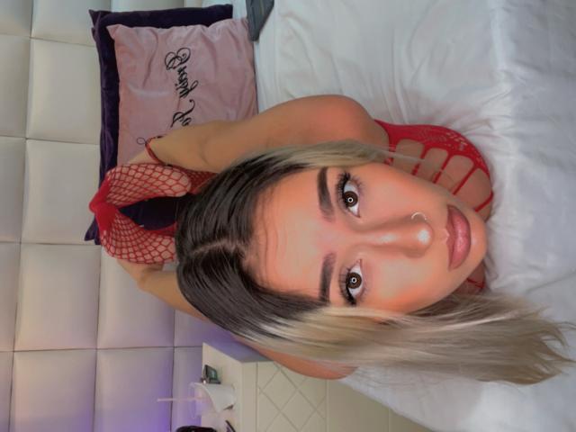 GreicyJones - Live porn &amp; sex cam - 21137766