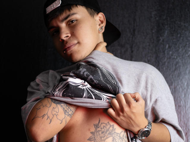 AzrraelSanchez - Porno na żywo i seks kamera - 21144798